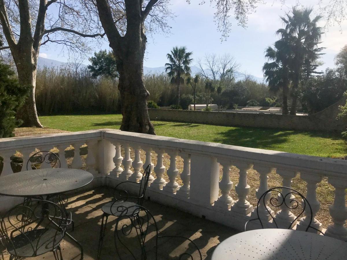 مبيت وإفطار Saint-Génis Domaine Castell De Bles المظهر الخارجي الصورة